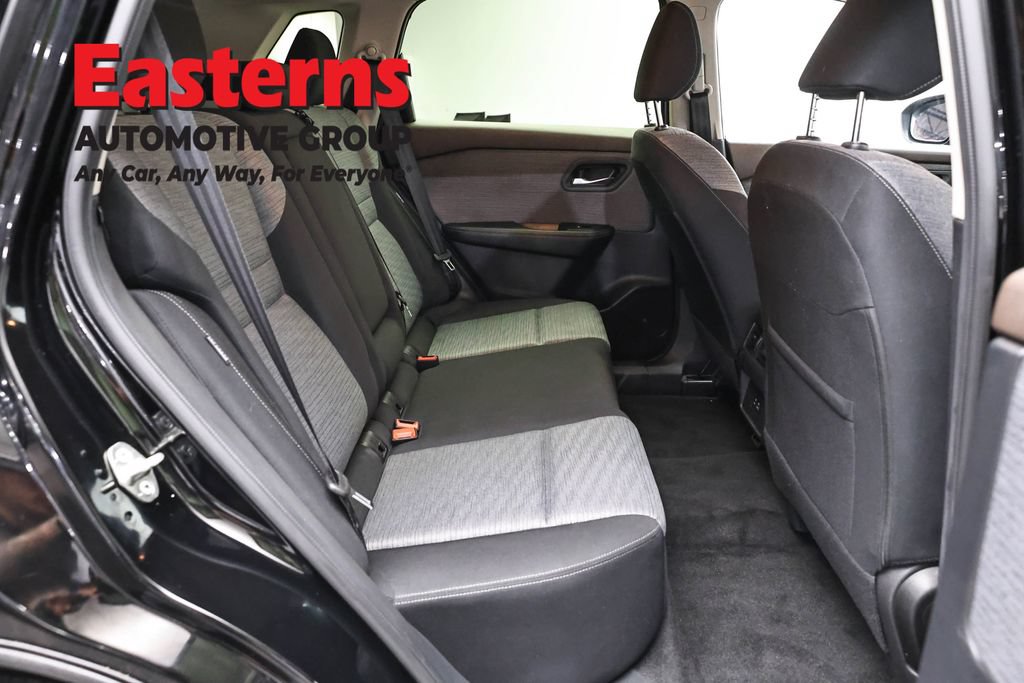 Used 2023 Nissan Rogue SV AWD/4WD image 24