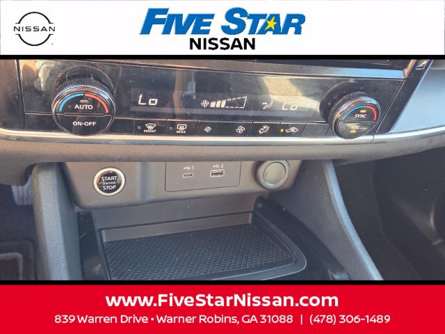 Used 2021 Nissan Rogue SV FWD image 21