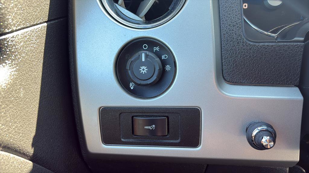 Used 2013 Ford F150 Lariat w/ Lariat Chrome Pkg AWD/4WD image 25