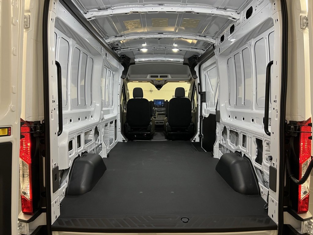 New 2026 Ford Transit 250 148 Medium Roof image 30