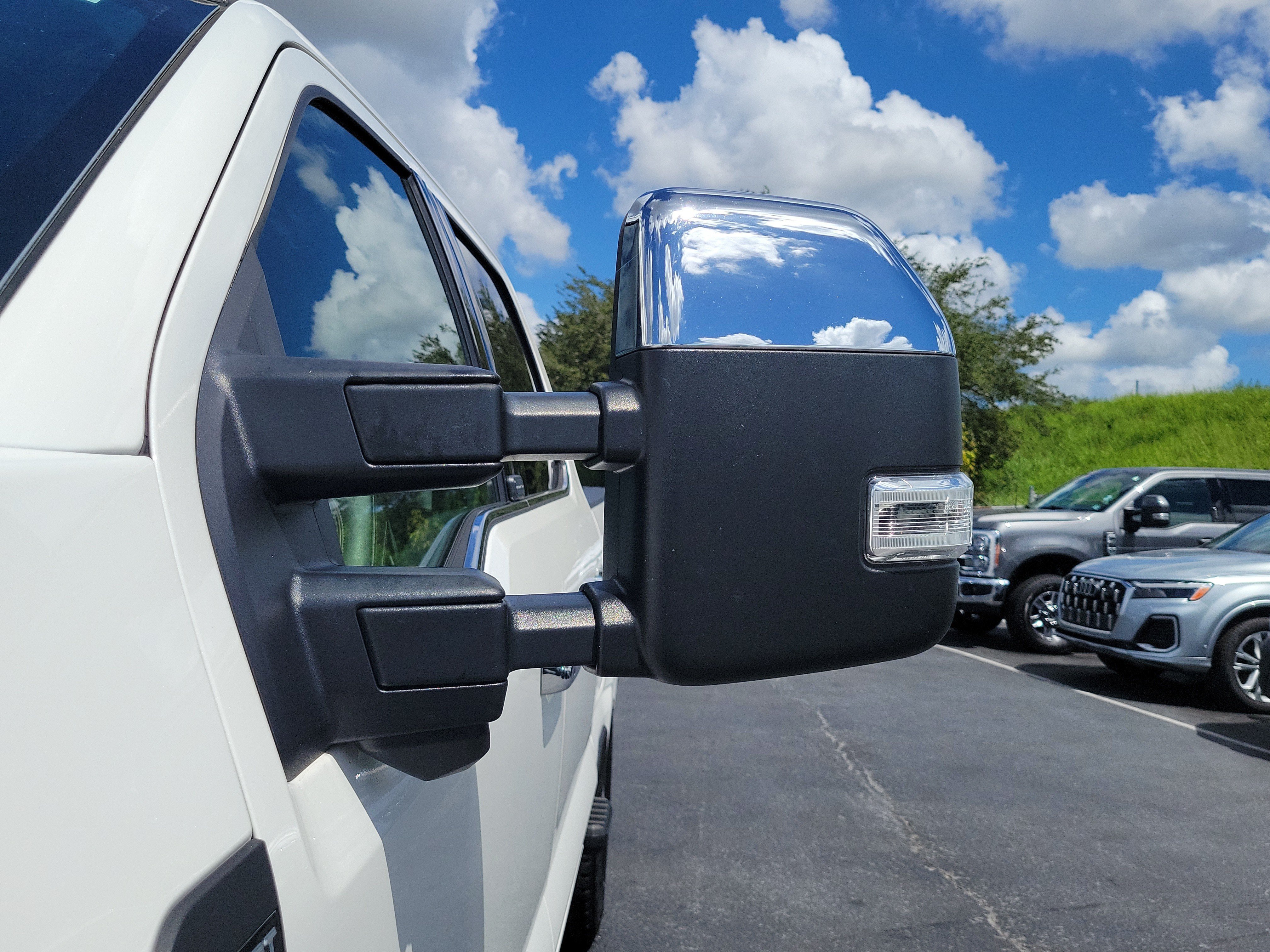 Certified 2025 Ford F250 Lariat w/ Lariat Ultimate Package AWD/4WD image 4