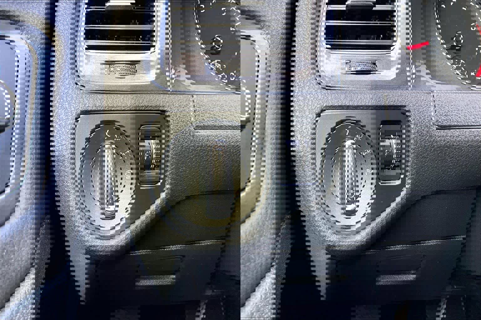 Used 2019 Volkswagen Golf S image 35