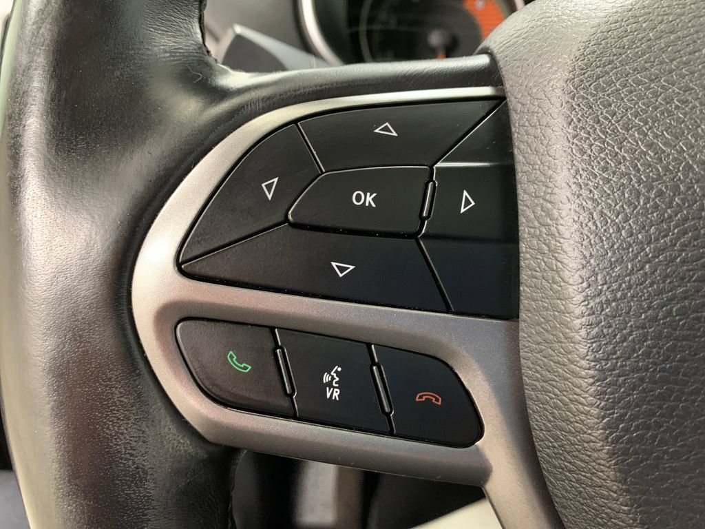Used 2019 Jeep Cherokee Limited AWD/4WD image 15