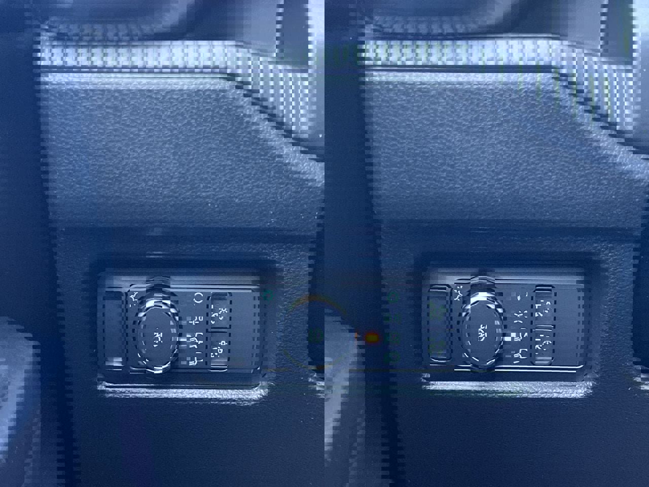 New 2025 Ford Ranger XLT w/ Equipment Group 301A High image 13