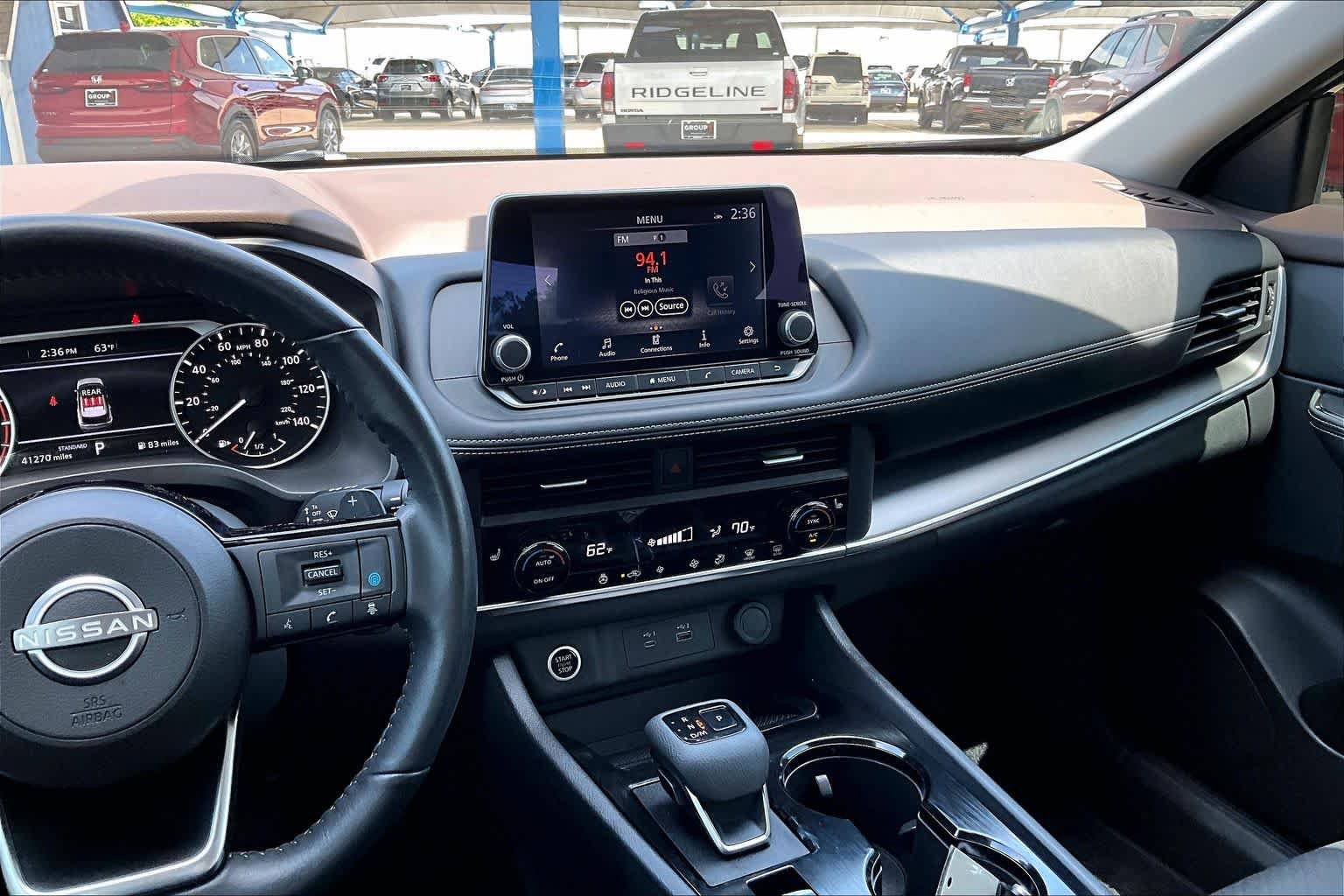Used 2023 Nissan Rogue SV w/ SV Premium B Package FWD image 7