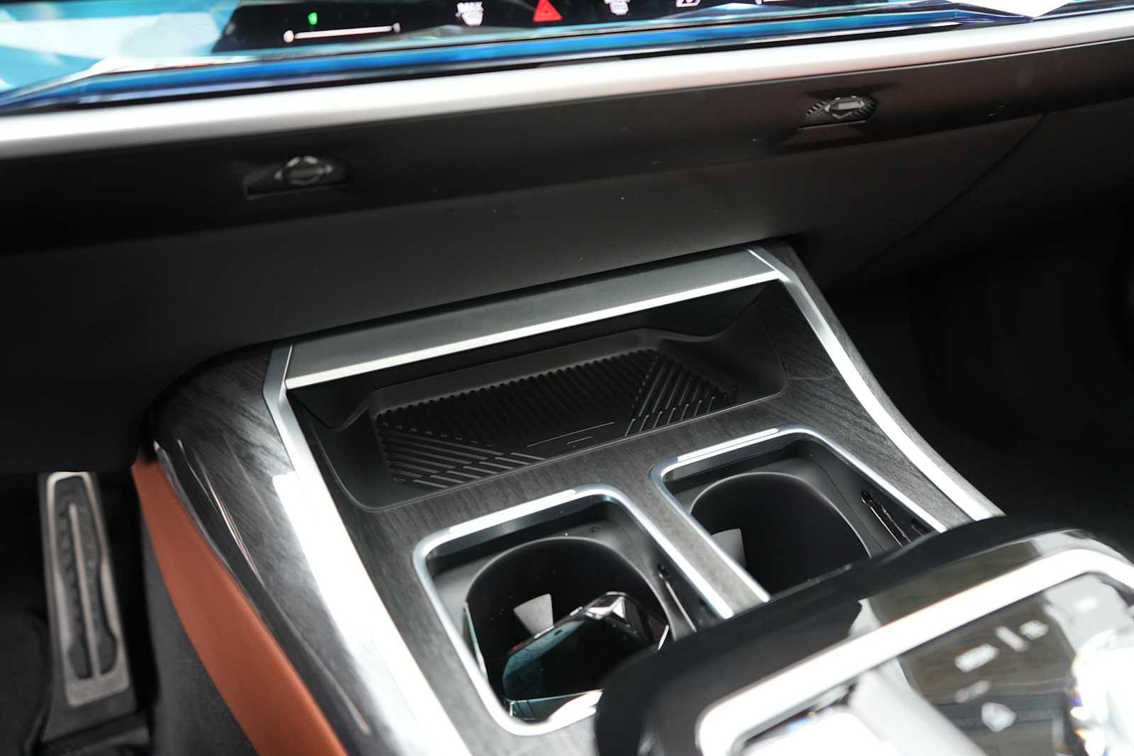 Used 2024 BMW 760i xDrive w/ Executive Package AWD/4WD image 26