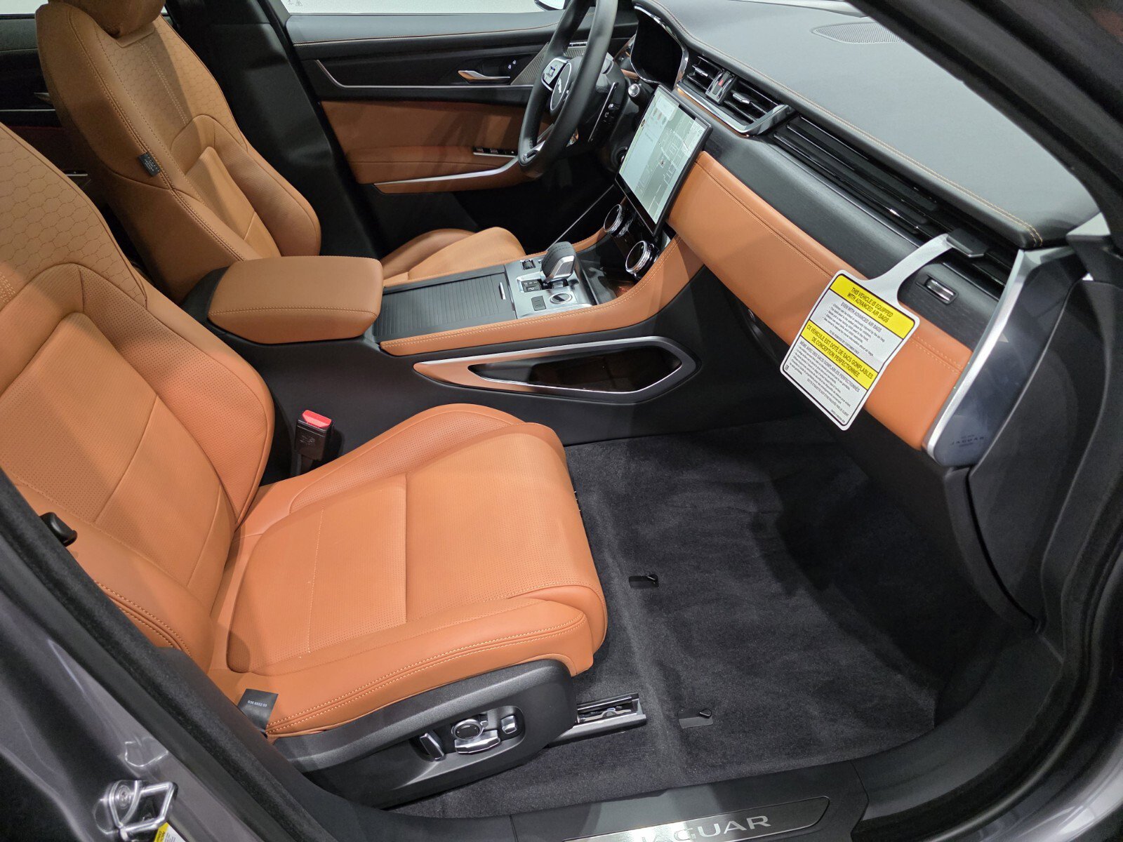 New 2026 Jaguar F-PACE R-Dynamic S image 24