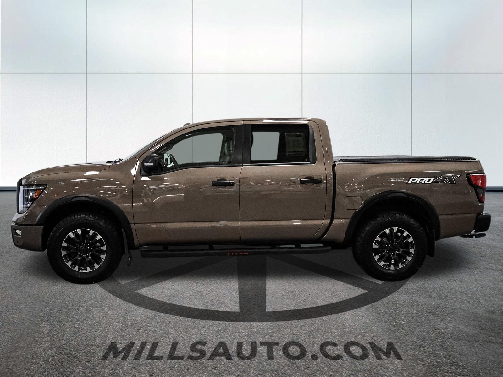 Used 2021 Nissan Titan PRO-4X w/ Pro-4x Convenience Package AWD/4WD image 3