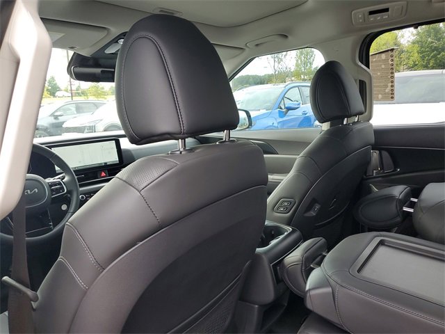 New 2026 Kia Carnival SX w/ SX Dark Edition Package image 11