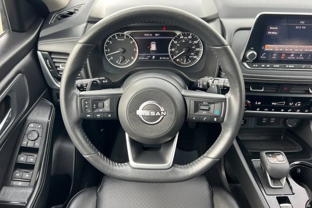 Used 2024 Nissan Rogue SV w/ SV Premium Package AWD/4WD image 18