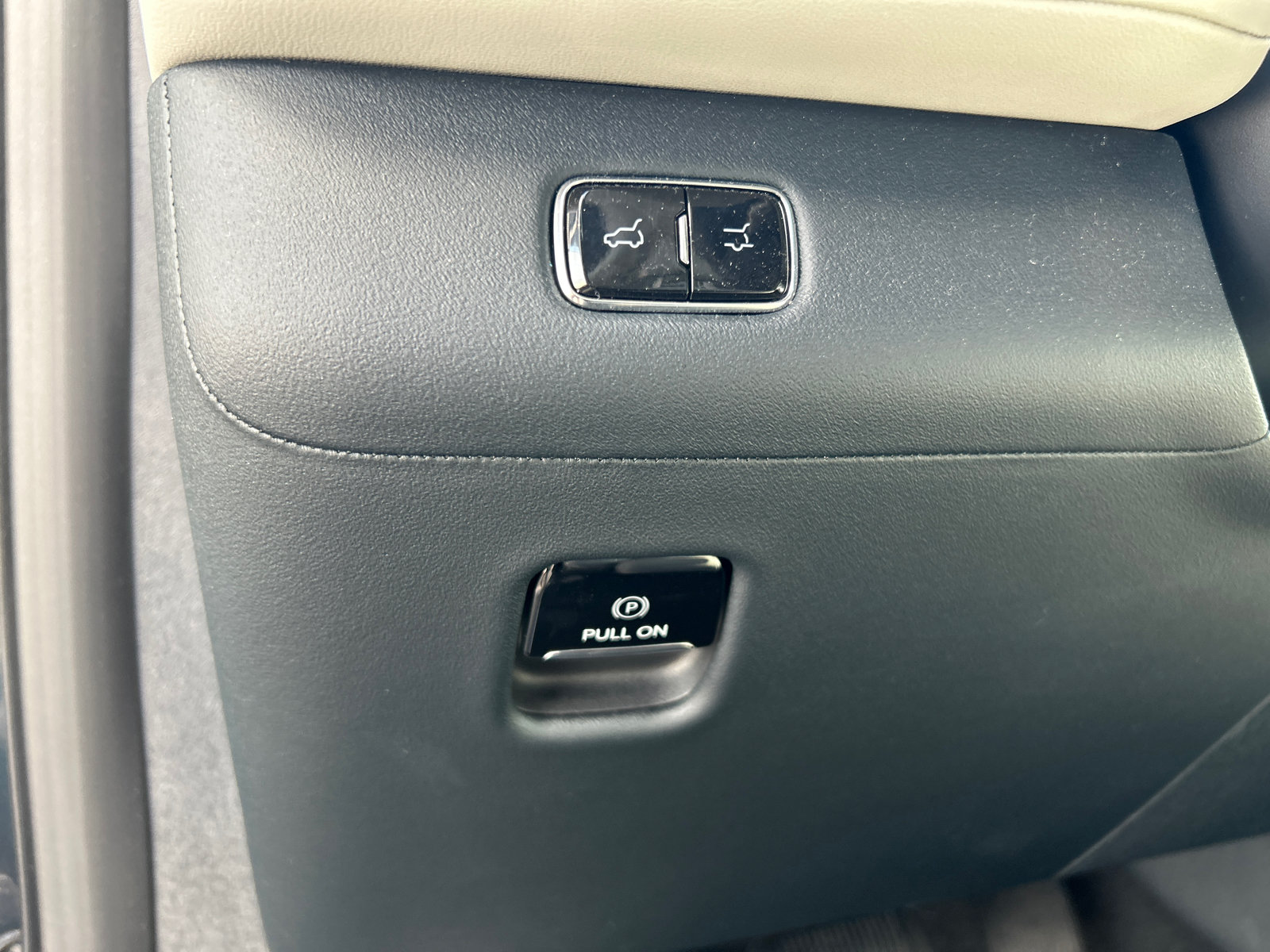 New 2026 Lincoln Navigator L Reserve AWD/4WD image 15
