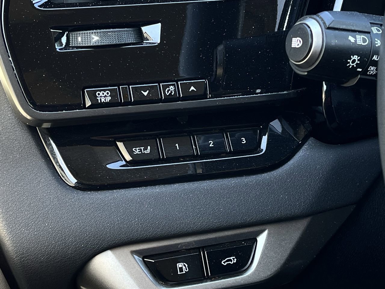 Used 2023 Lexus RX 350 w/ Accessory Package (2T) image 20