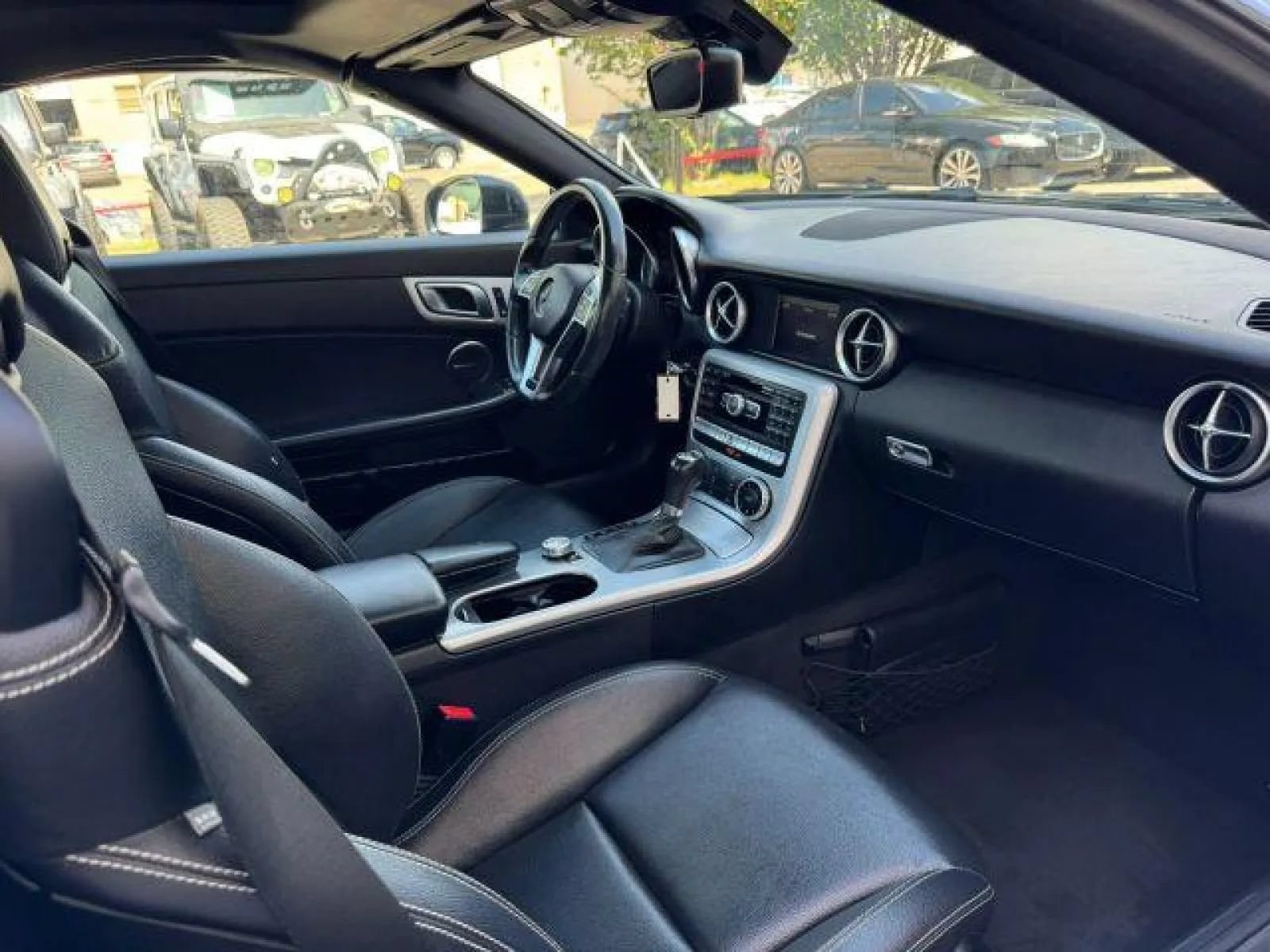 Used 2015 Mercedes-Benz SLK 250 image 35