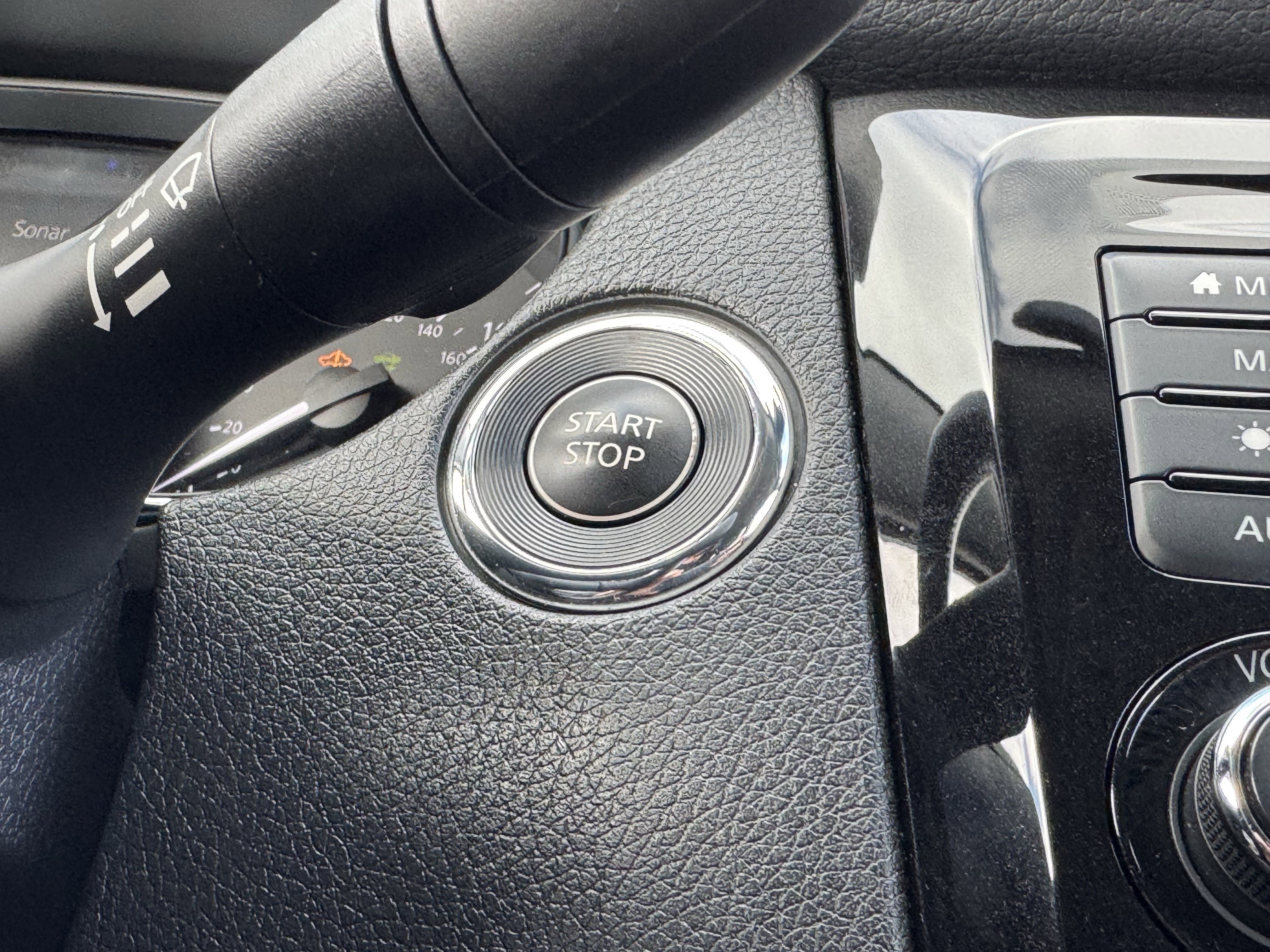 Used 2019 Nissan Rogue SV w/ Premium Package image 33