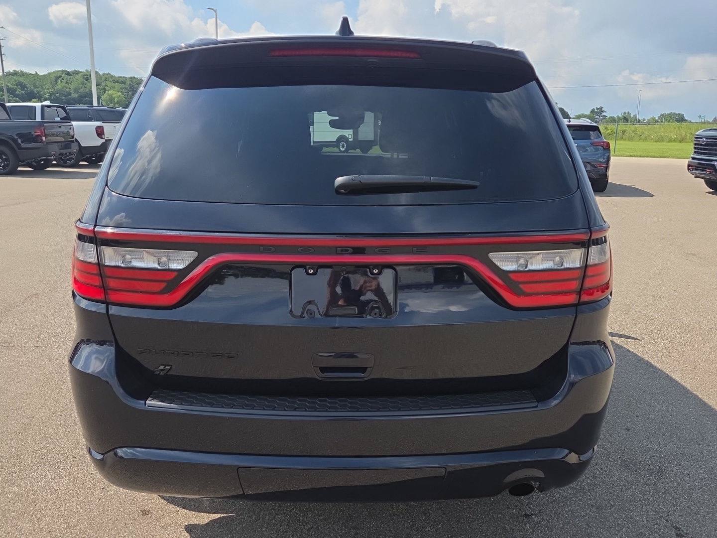 Used 2024 Dodge Durango SXT w/ SXT Blacktop Group AWD/4WD image 4