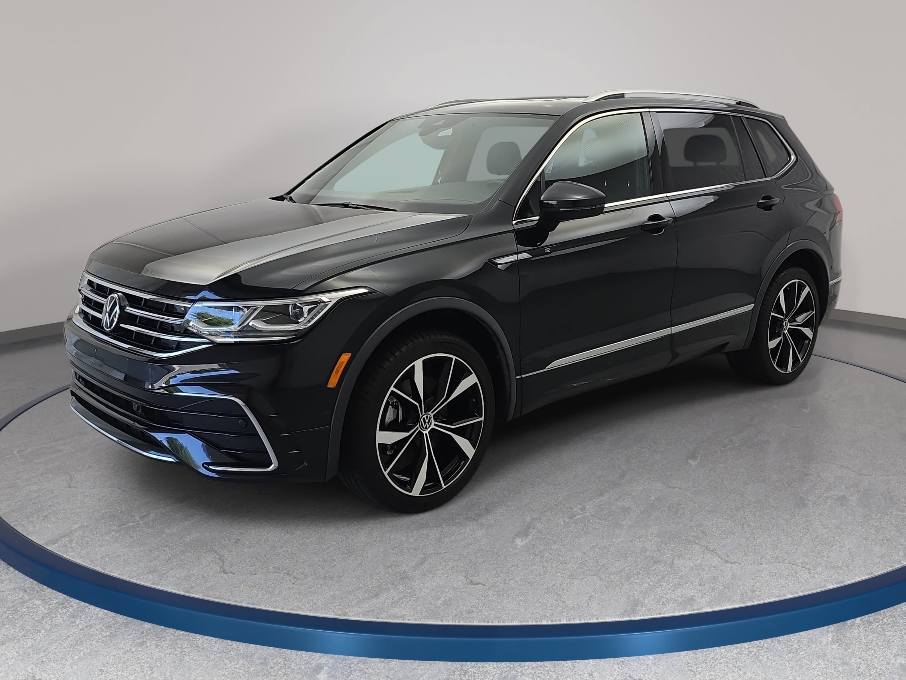 Certified 2023 Volkswagen Tiguan SEL R-Line AWD/4WD image 1