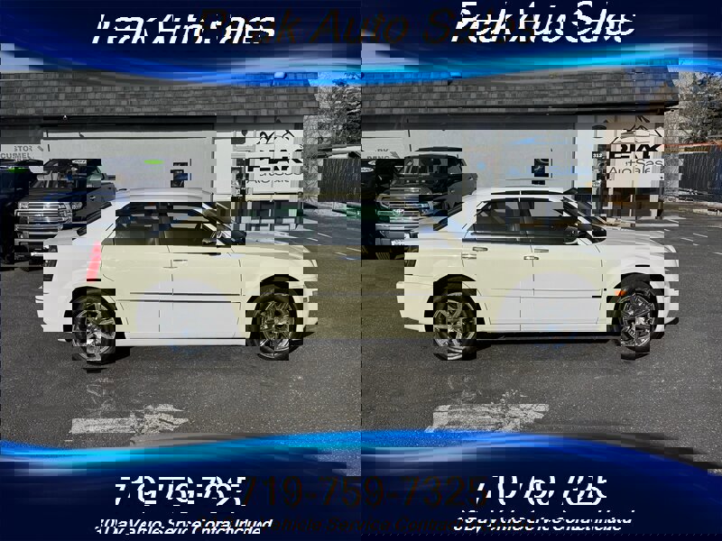 Used 2010 Chrysler 300 Touring image 8