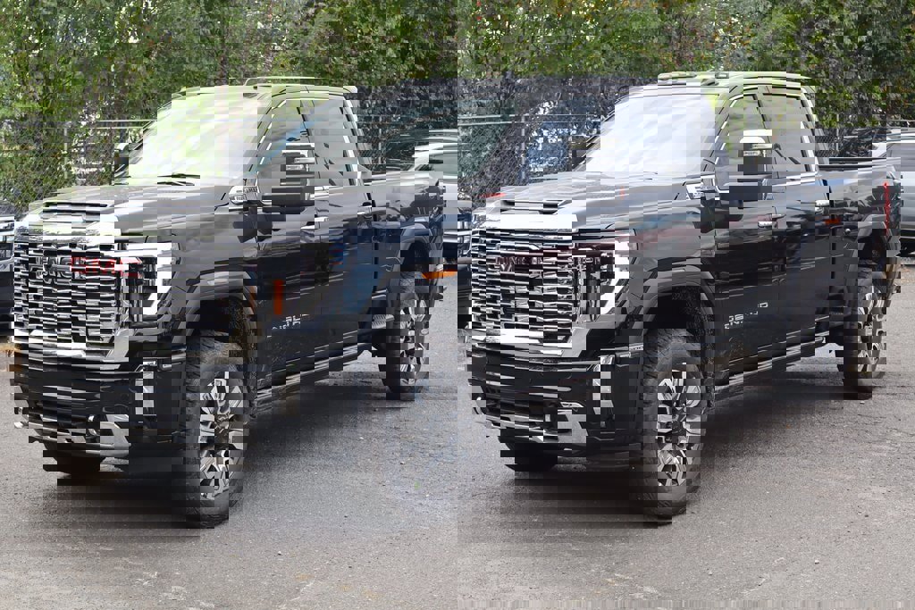 New 2026 GMC Sierra 2500 Denali w/ Denali Reserve Package image 2