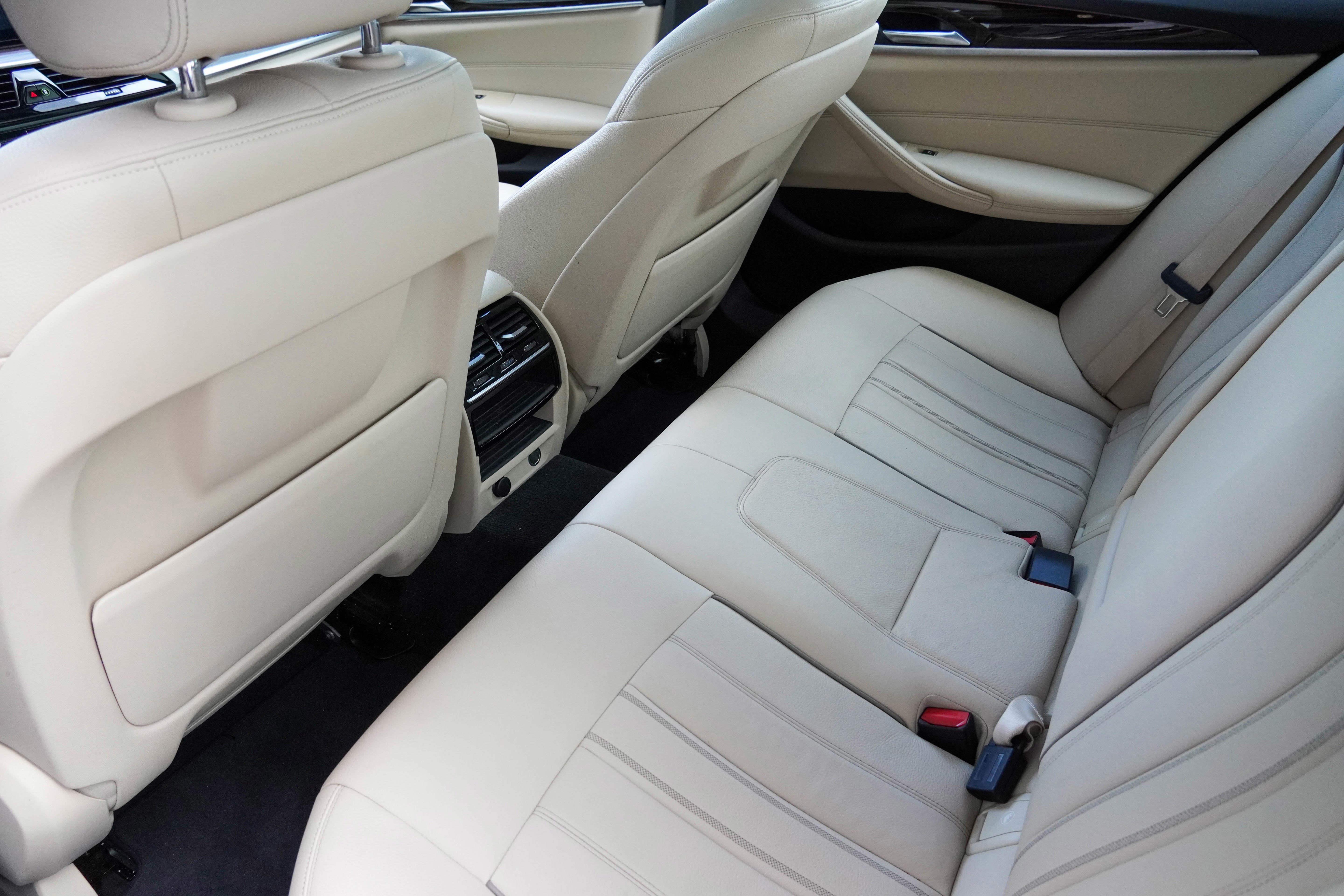 Used 2019 BMW 540i w/ Convenience Package image 33