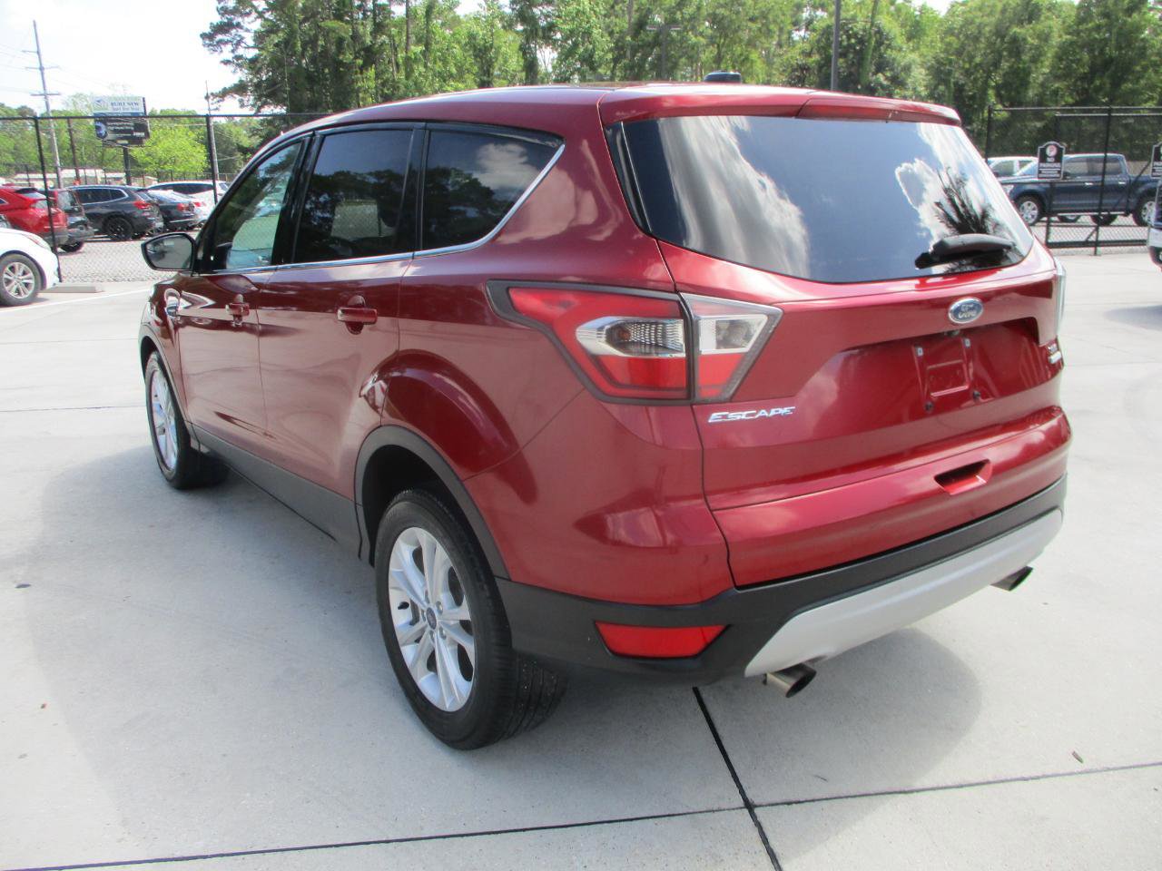 Used 2017 Ford Escape SE FWD image 27