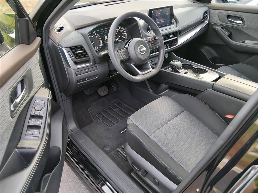 Certified 2023 Nissan Rogue SV FWD image 9