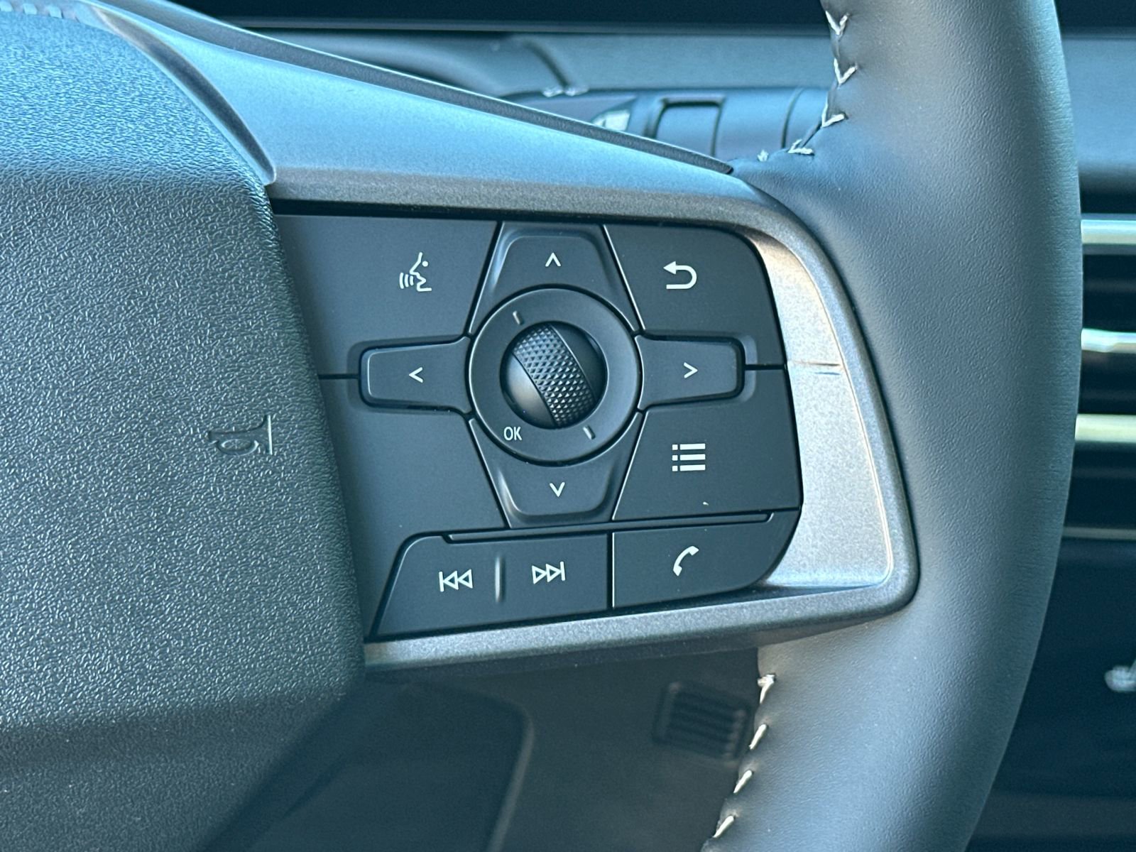 New 2026 Nissan Sentra SV w/ SV Convenience Package FWD image 22
