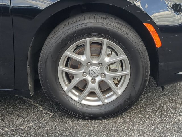 Certified 2026 Chrysler Pacifica Select FWD image 11