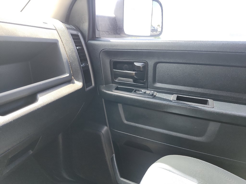Used 2018 RAM 1500 Express AWD/4WD image 28