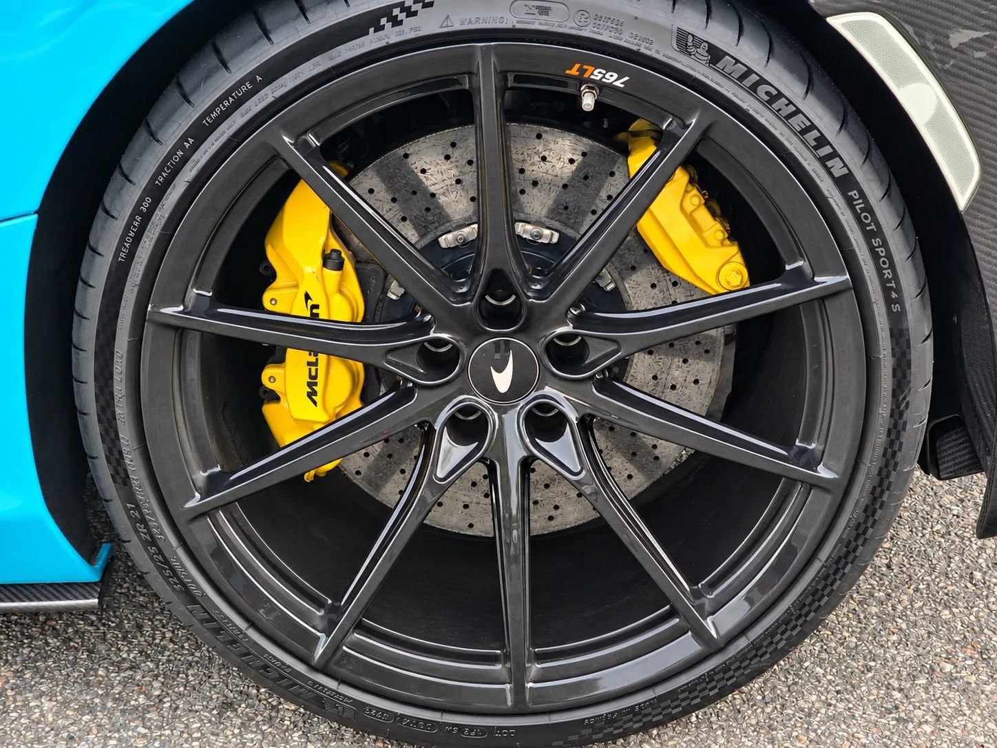 Used 2019 McLaren 720S RWD image 24