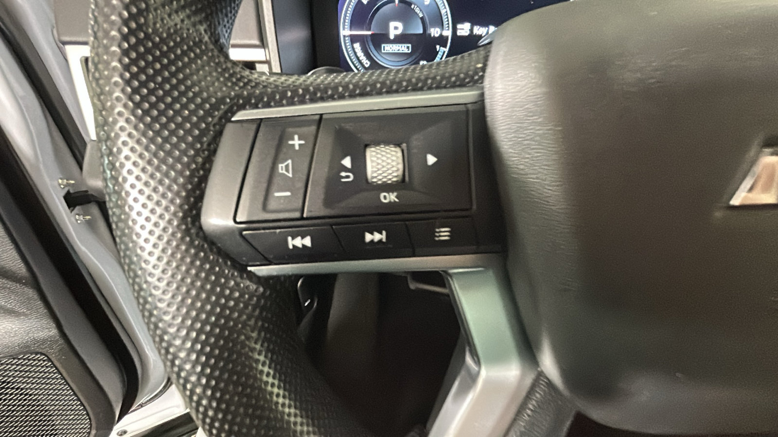 Used 2023 Mitsubishi Outlander ES AWD/4WD image 18