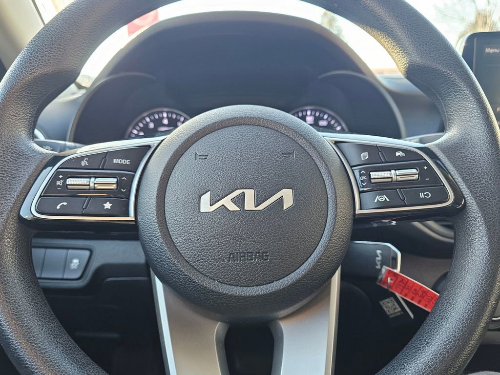 Used 2024 Kia Forte LXS FWD image 19