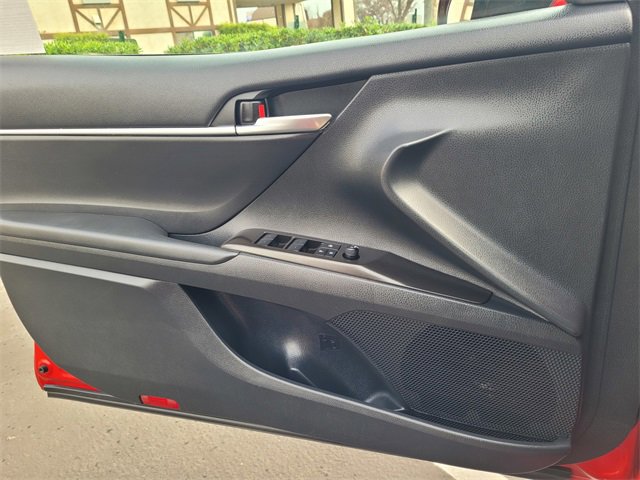 Used 2024 Toyota Camry SE image 12