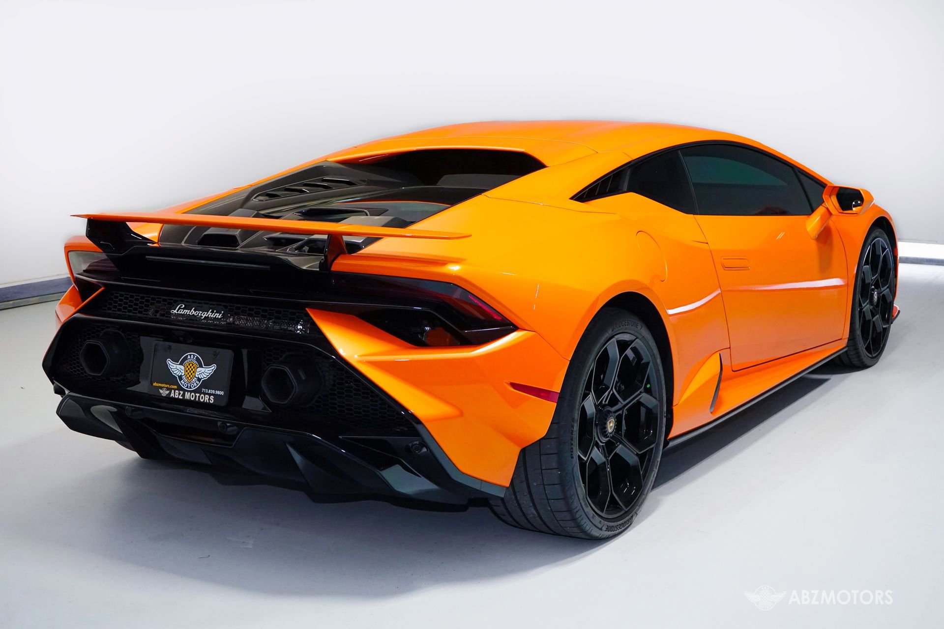 Used 2023 Lamborghini Huracan Tecnica image 5