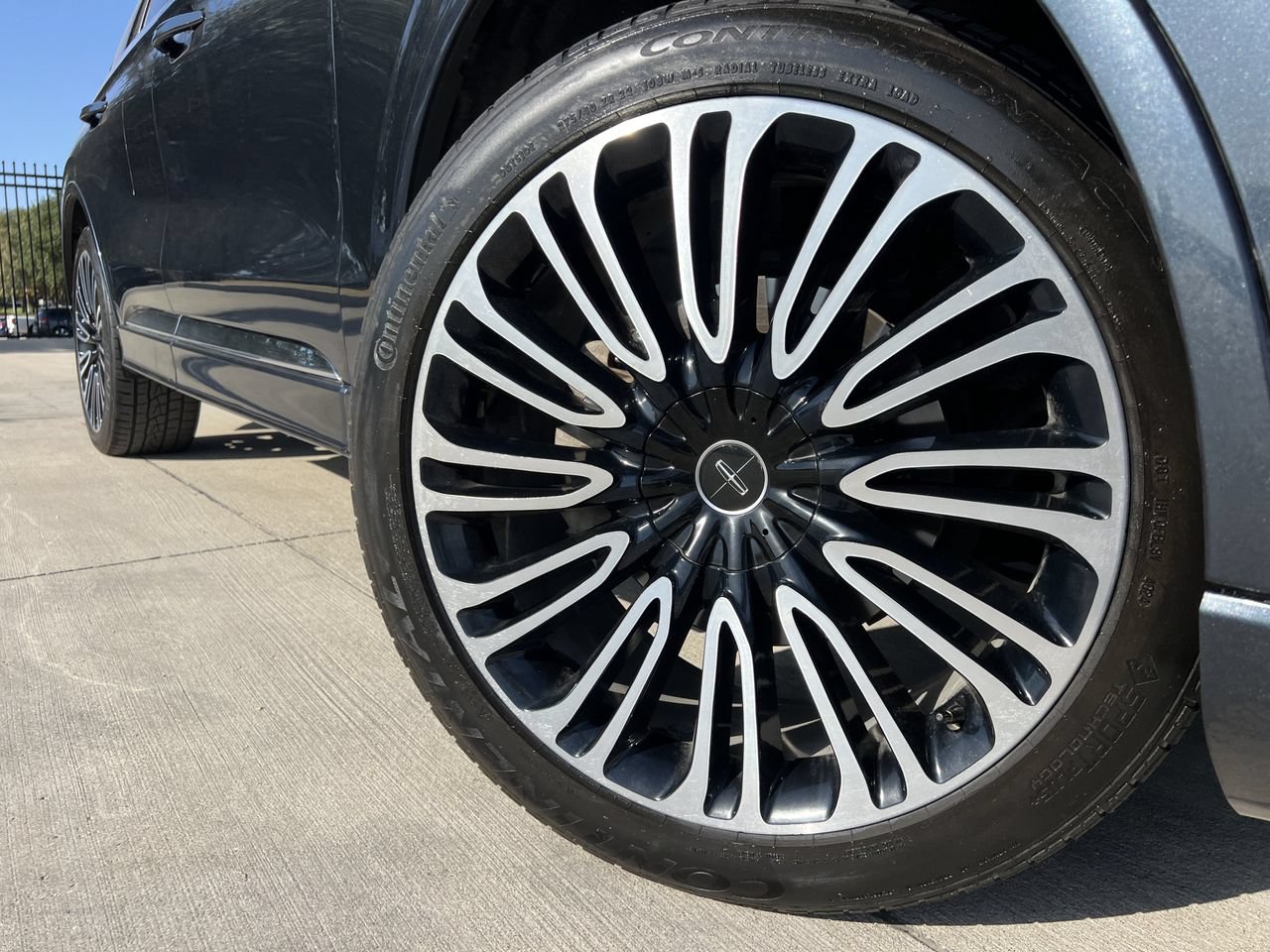 Used 2021 Lincoln Aviator Black Label w/ Dynamic Handling Package AWD/4WD image 6