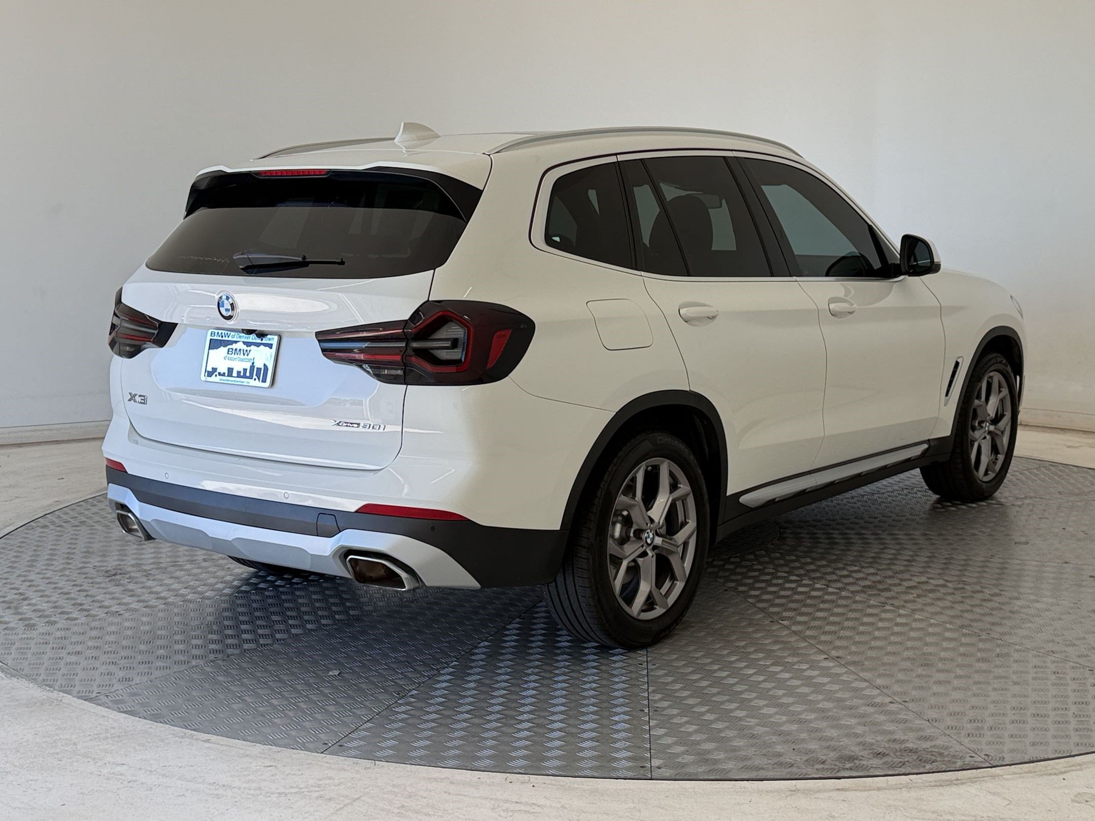 Used 2023 BMW X3 xDrive30i w/ Premium Package w/ZPA AWD/4WD image 9