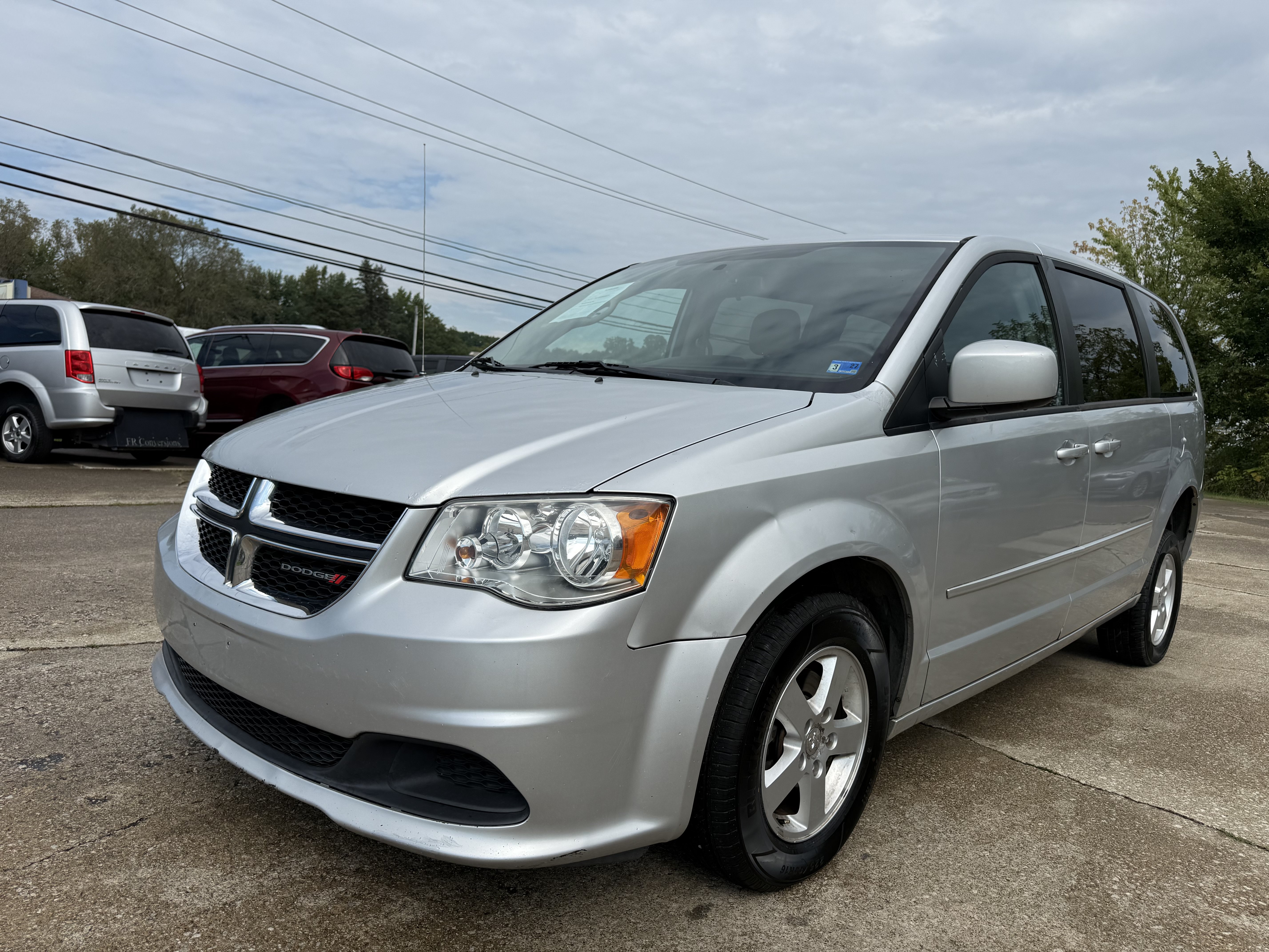 Used 2011 Dodge Grand Caravan Mainstreet FWD image 2