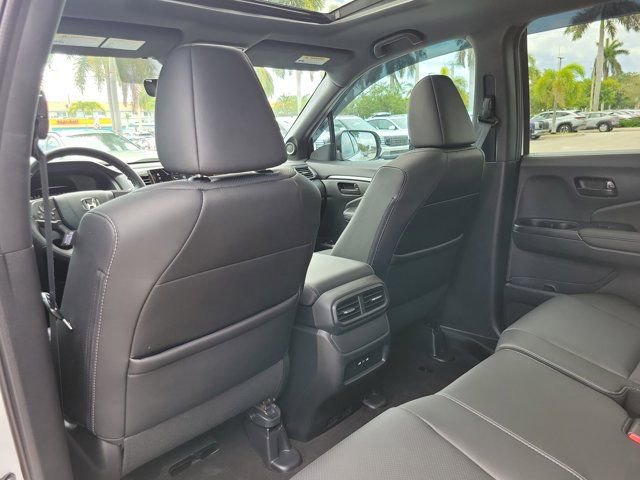 Used 2025 Honda Passport EX-L image 11