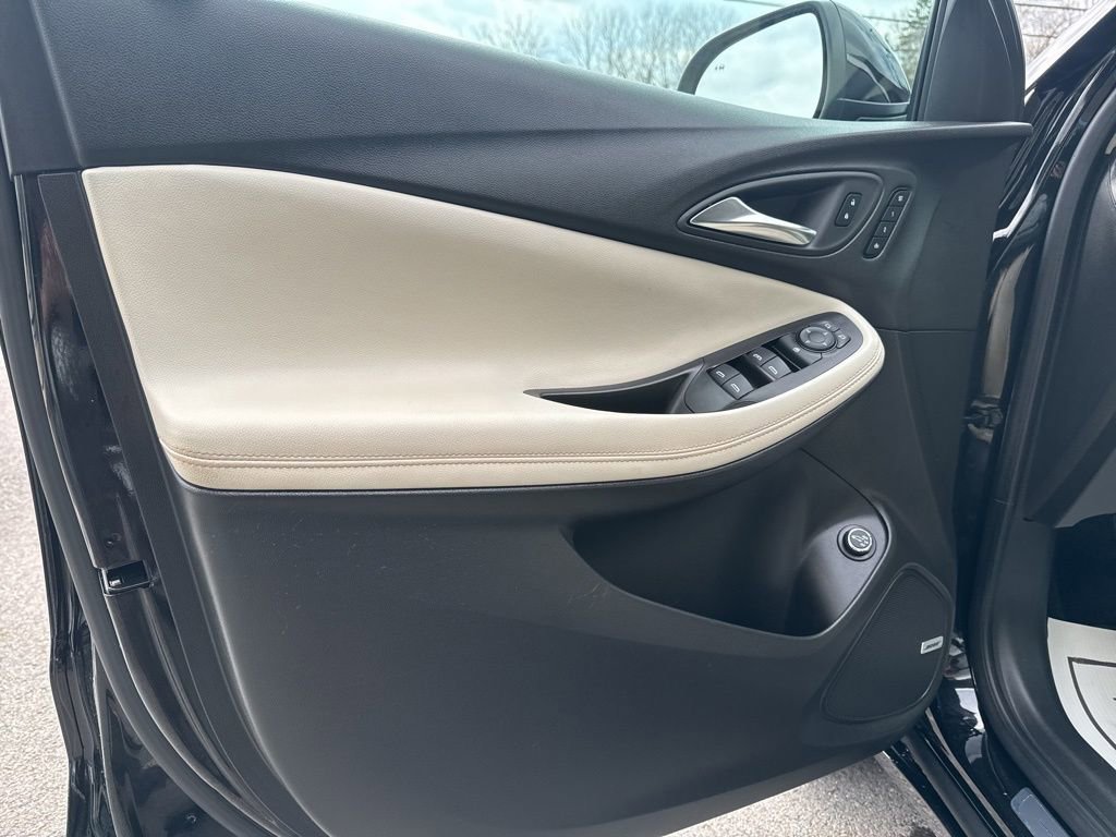 Used 2024 Buick Encore GX Avenir w/ Avenir Convenience Package image 21