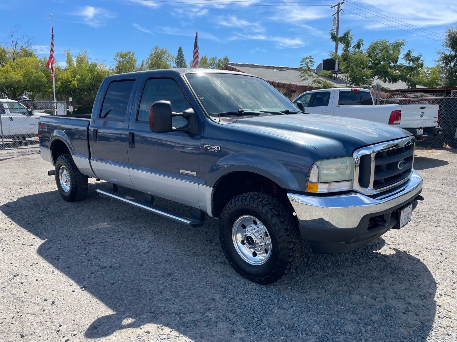 Used 2004 Ford F250 XLT AWD/4WD image 2