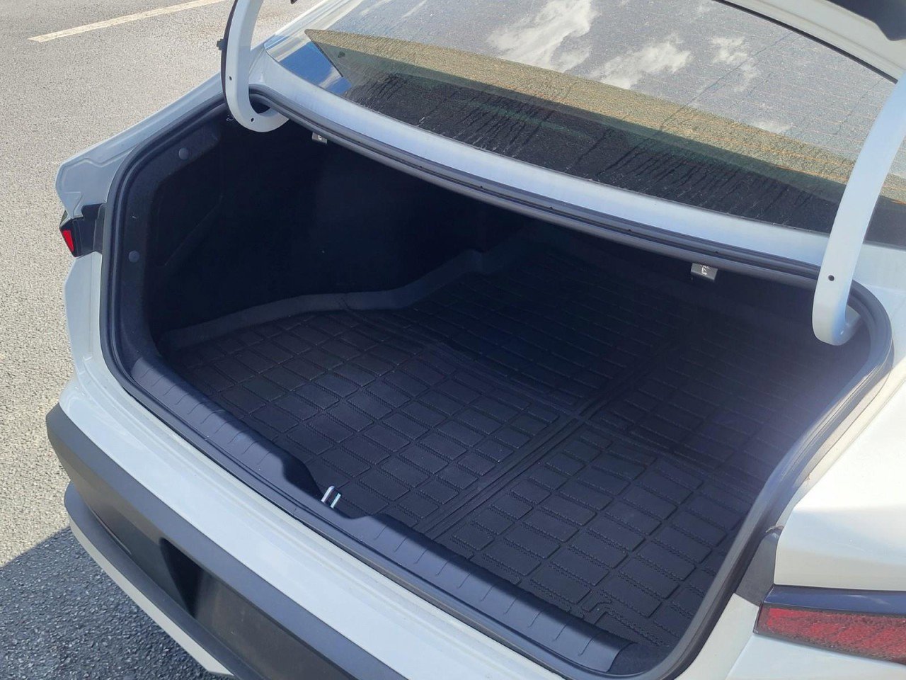 Used 2025 Kia K4 LX FWD image 4