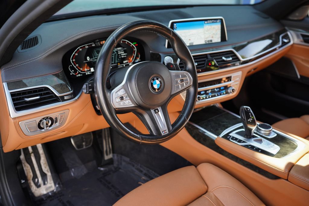 Used 2022 BMW 740i w/ M Sport Package RWD image 20