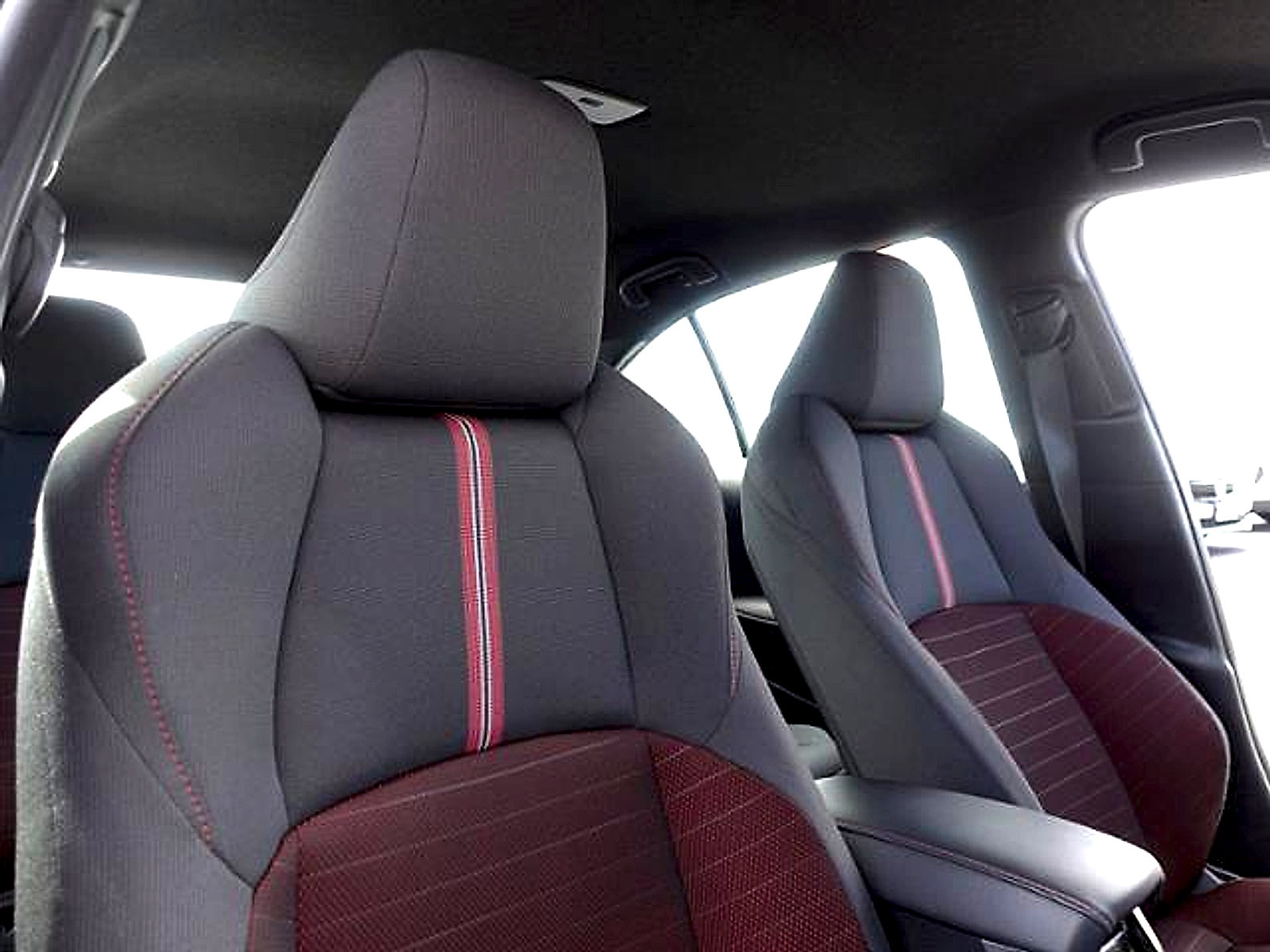 Certified 2025 Toyota Corolla SE FWD image 16