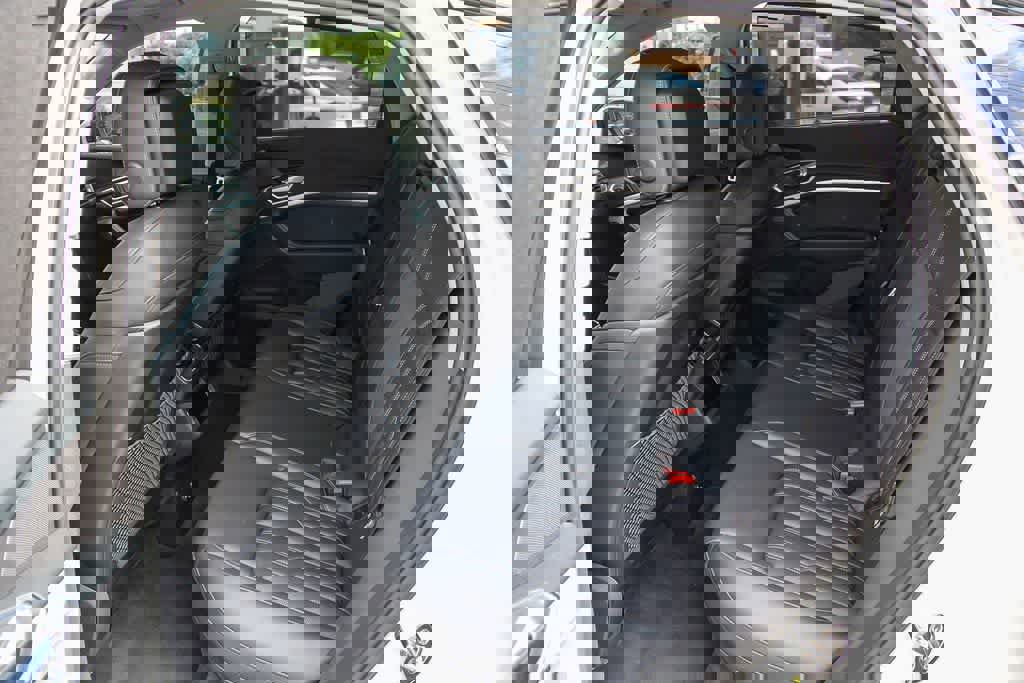 Used 2022 Audi e-tron Prestige w/ Prestige Package image 17