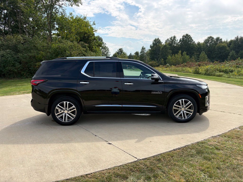 Used 2023 Chevrolet Traverse High Country AWD/4WD image 10
