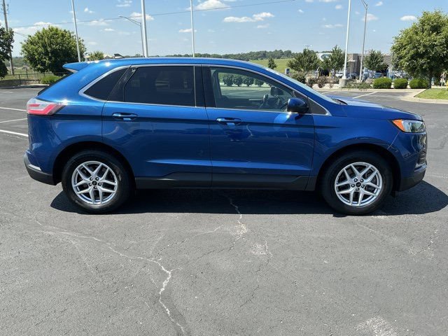 Used 2023 Ford Edge SEL AWD/4WD image 3