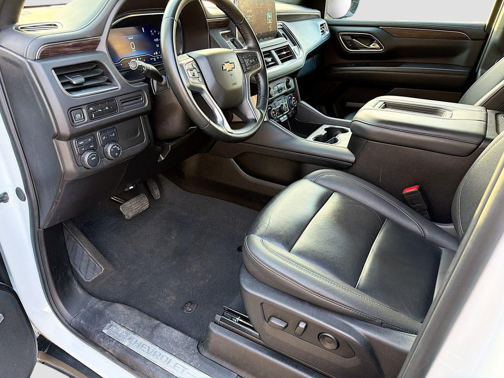 Used 2024 Chevrolet Suburban LT image 28