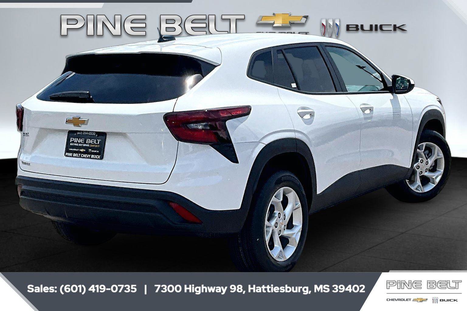 Used 2026 Chevrolet Trax LS w/ LS Convenience Package FWD image 11