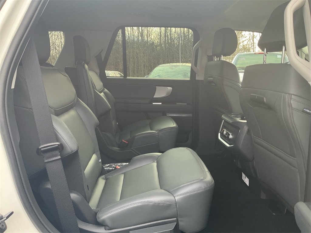 New 2026 Ford Expedition Active image 13