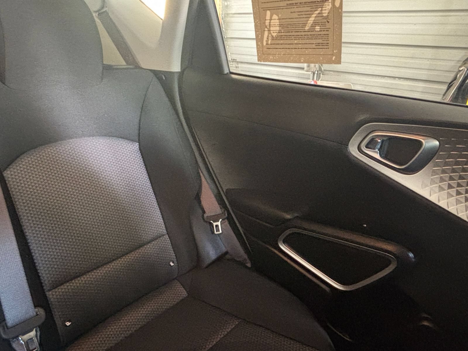 Used 2025 Kia Soul LX w/ LX Technology Package FWD image 33