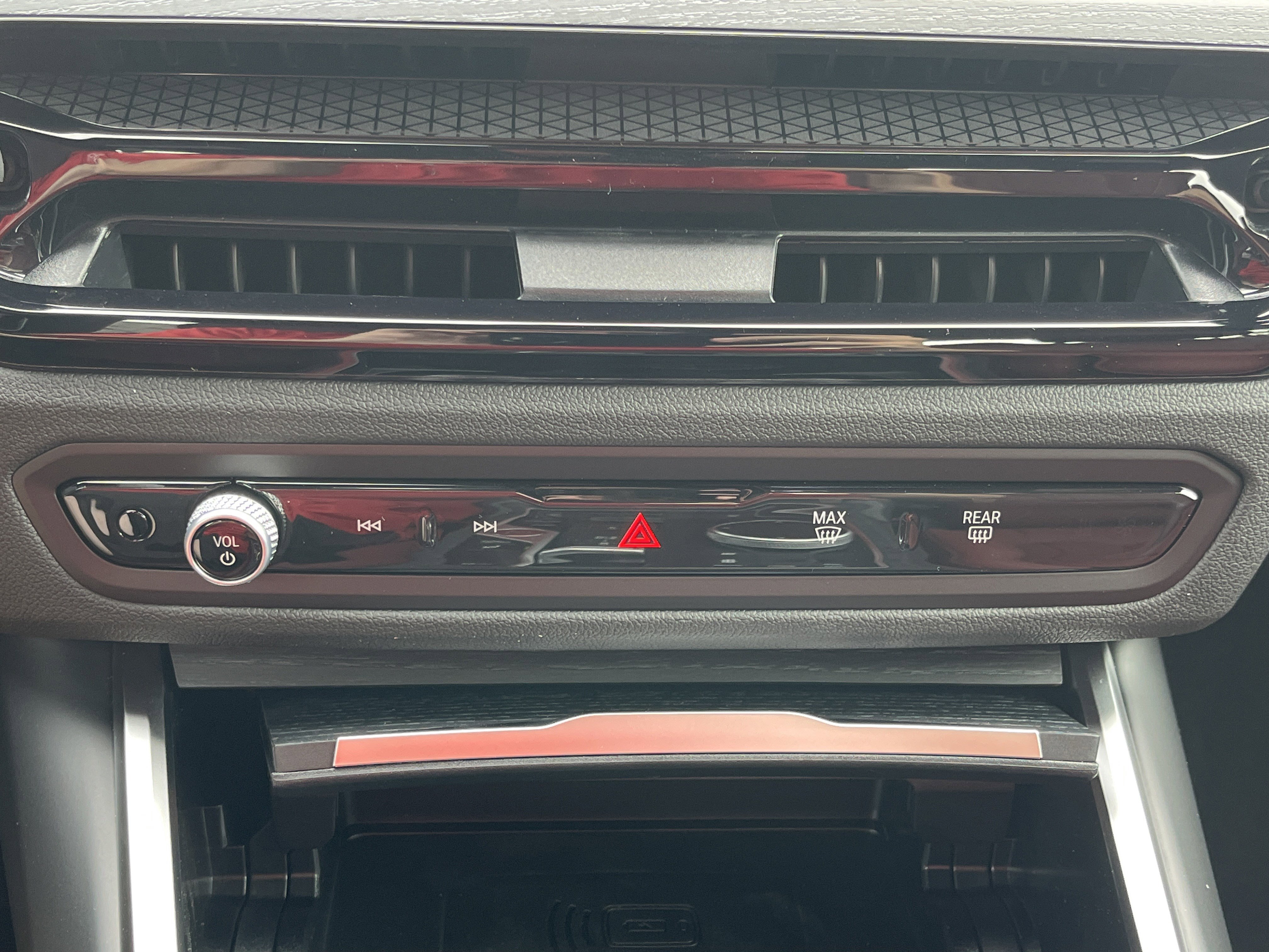 New 2026 BMW 330i Sedan w/ Premium Package RWD image 6